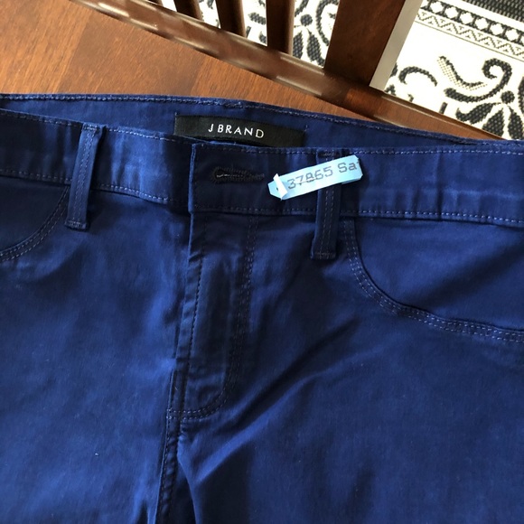Blue straight leg jbrand jeans. Great condition.